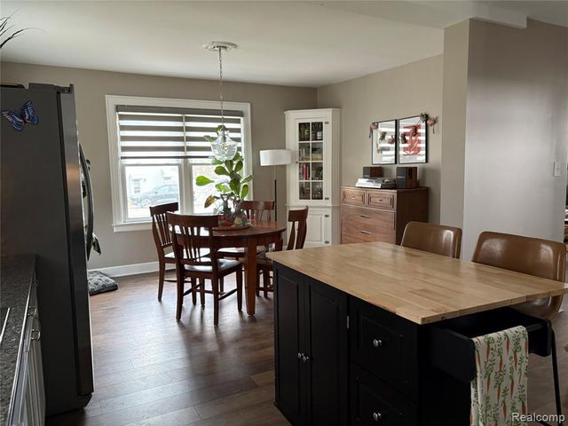 4075 Motorway Drive, Waterford, MI 48328