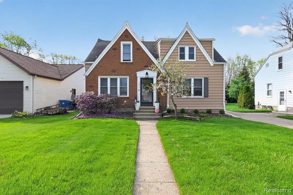 4075 Motorway Drive, Waterford, MI 48328