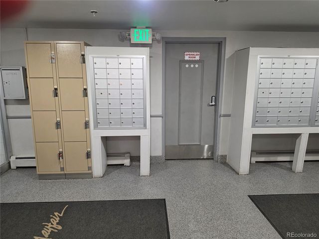 4800 E Hale Parkway 209N, Denver, CO 80220