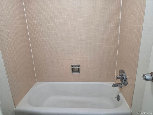 4800 E Hale Parkway 209N, Denver, CO 80220