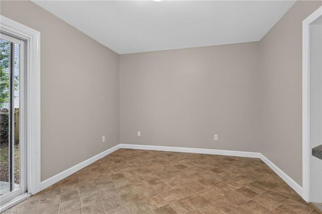 614 Woods RD, Newport News, VA 23601