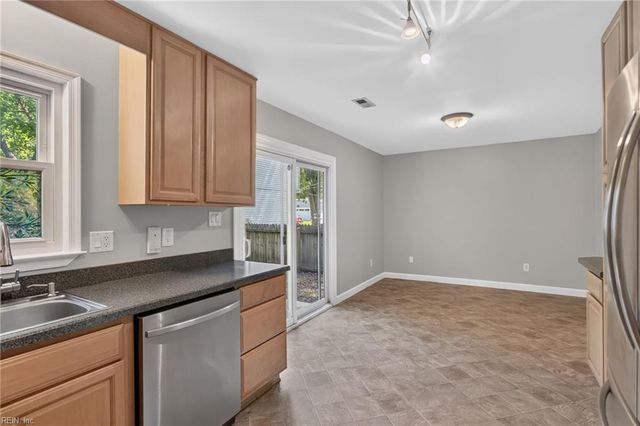 614 Woods RD, Newport News, VA 23601