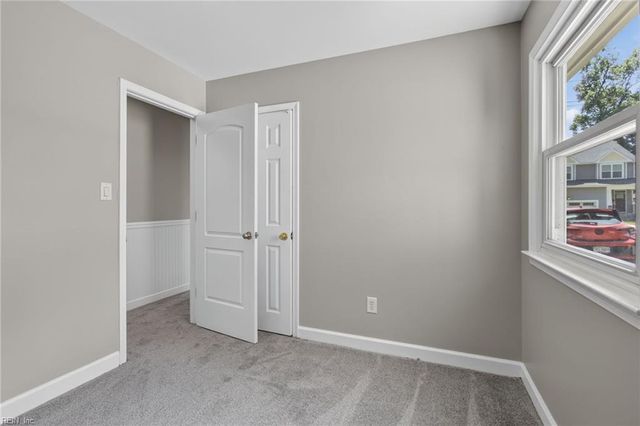 614 Woods RD, Newport News, VA 23601