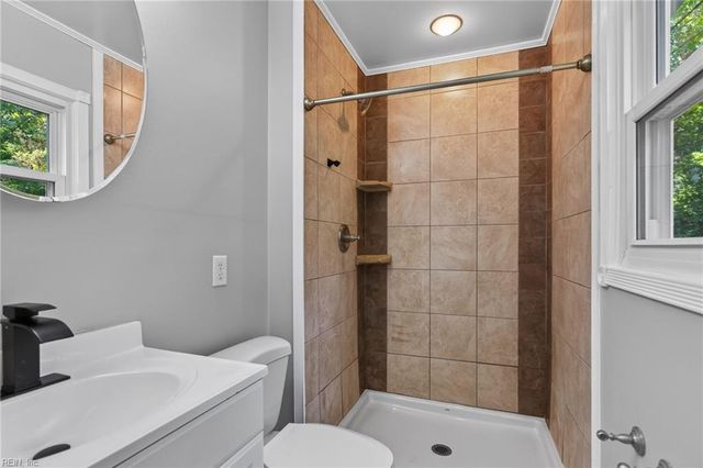 614 Woods RD, Newport News, VA 23601