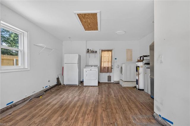 614 Woods RD, Newport News, VA 23601