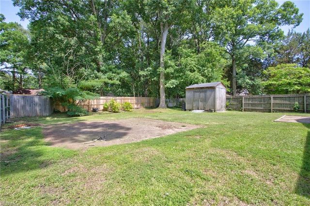 614 Woods RD, Newport News, VA 23601
