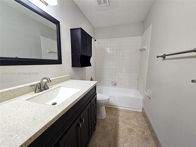 3457 NW 44th St 205, Oakland Park, FL 33309