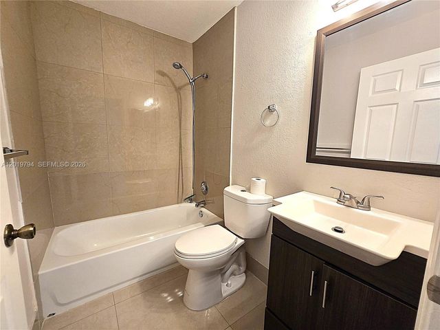 3457 NW 44th St 205, Oakland Park, FL 33309