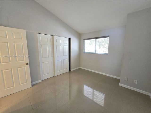 3457 NW 44th St 205, Oakland Park, FL 33309