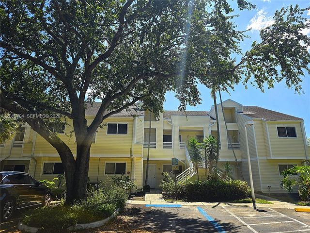 3457 NW 44th St 205, Oakland Park, FL 33309
