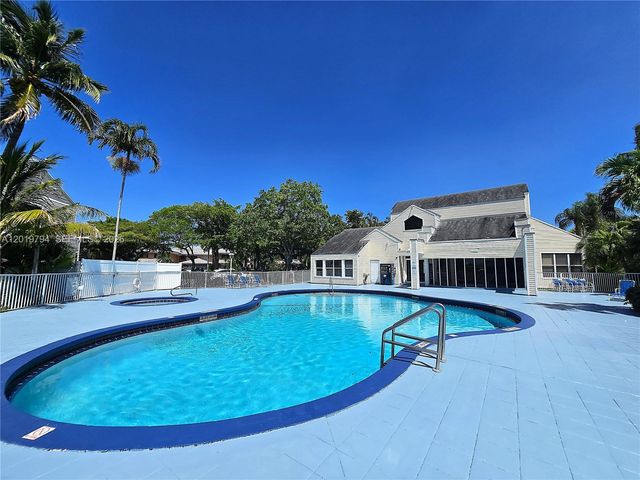 3457 NW 44th St 205, Oakland Park, FL 33309