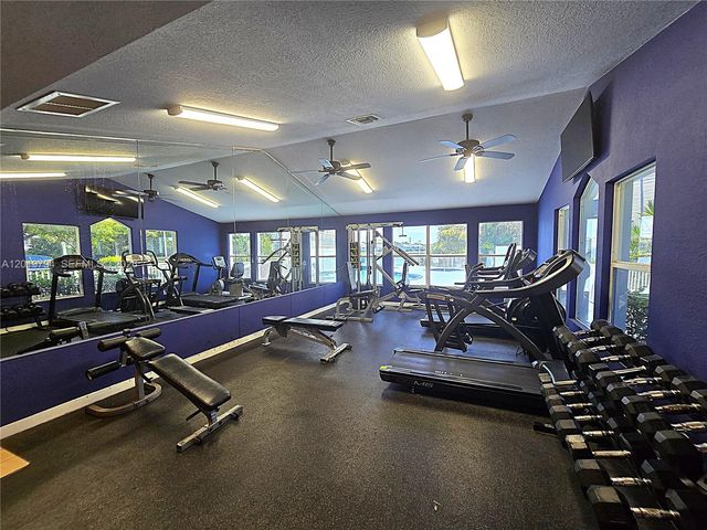 3457 NW 44th St 205, Oakland Park, FL 33309
