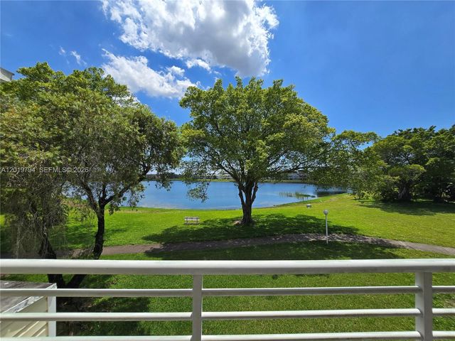 3457 NW 44th St 205, Oakland Park, FL 33309