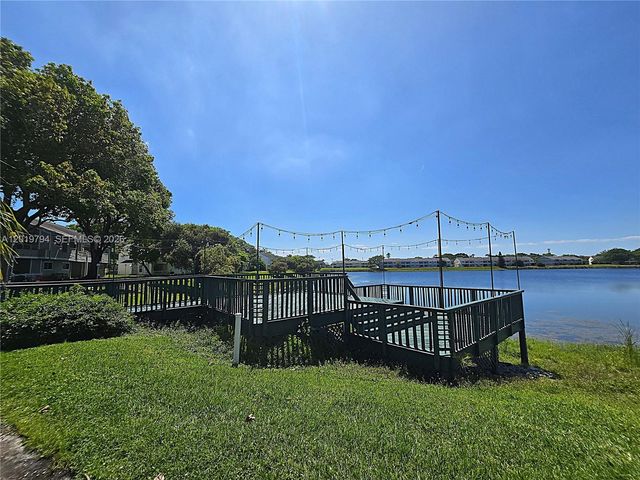 3457 NW 44th St 205, Oakland Park, FL 33309