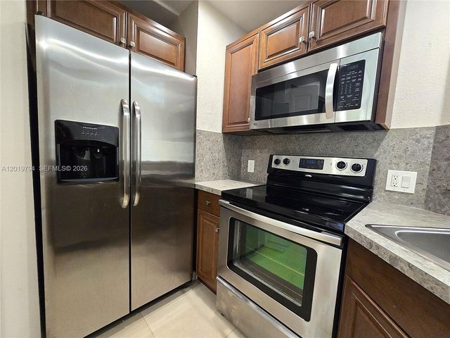 3457 NW 44th St 205, Oakland Park, FL 33309