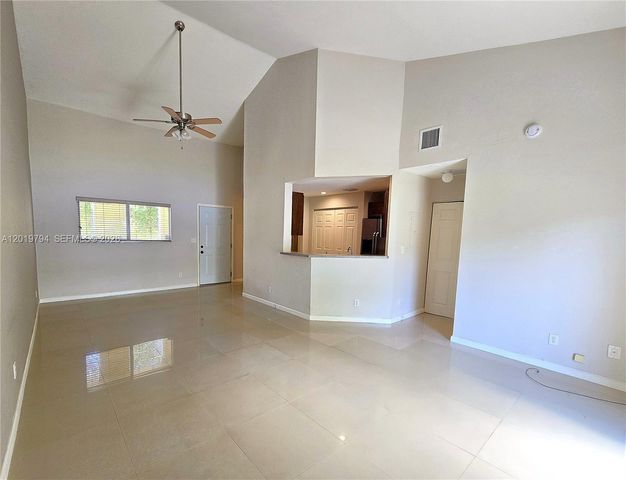 3457 NW 44th St 205, Oakland Park, FL 33309