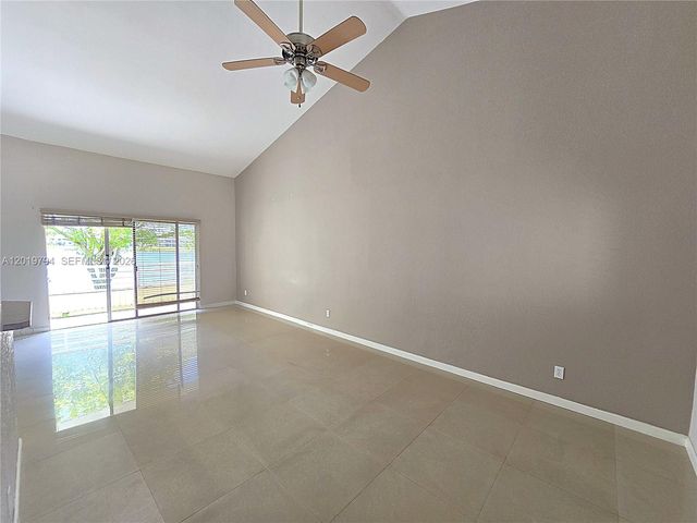 3457 NW 44th St 205, Oakland Park, FL 33309