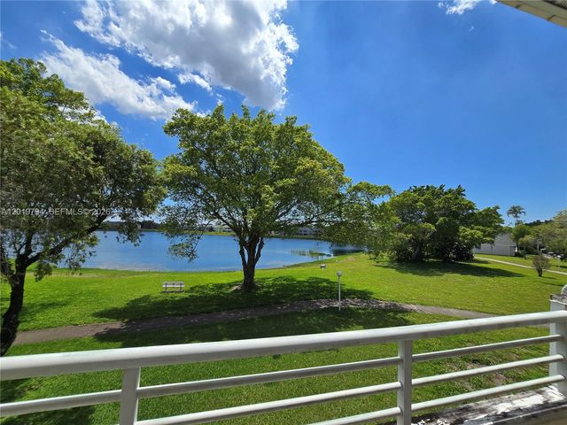 3457 NW 44th St 205, Oakland Park, FL 33309