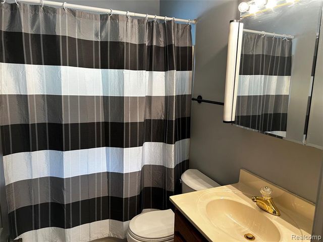 5440 Deland Road, Flushing, MI 48433