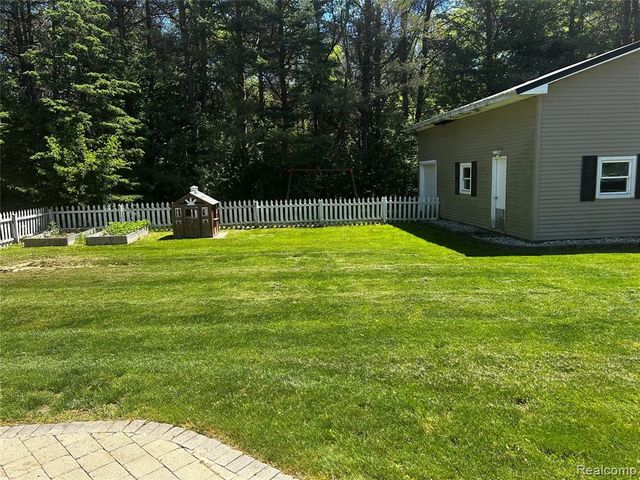 5440 Deland Road, Flushing, MI 48433