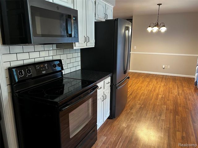 5440 Deland Road, Flushing, MI 48433