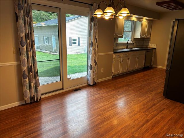 5440 Deland Road, Flushing, MI 48433