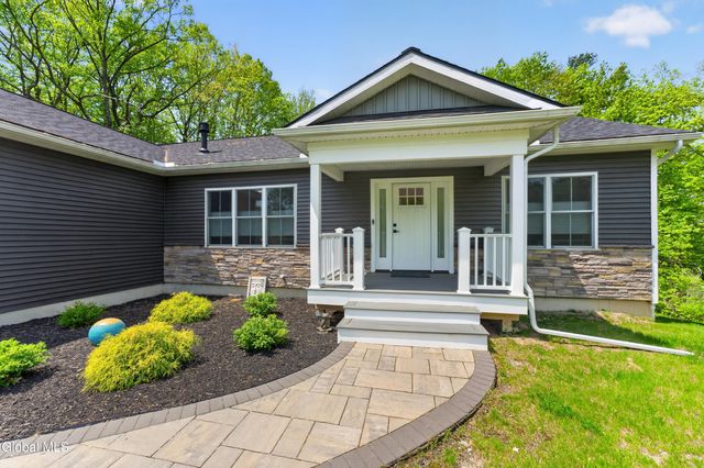 70 Smith Road, Halfmoon, NY 12065