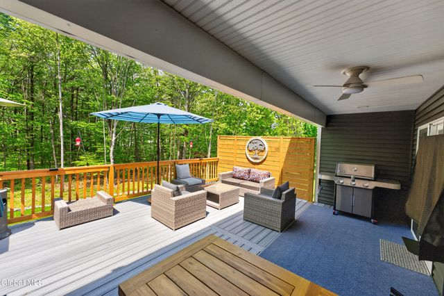 70 Smith Road, Halfmoon, NY 12065