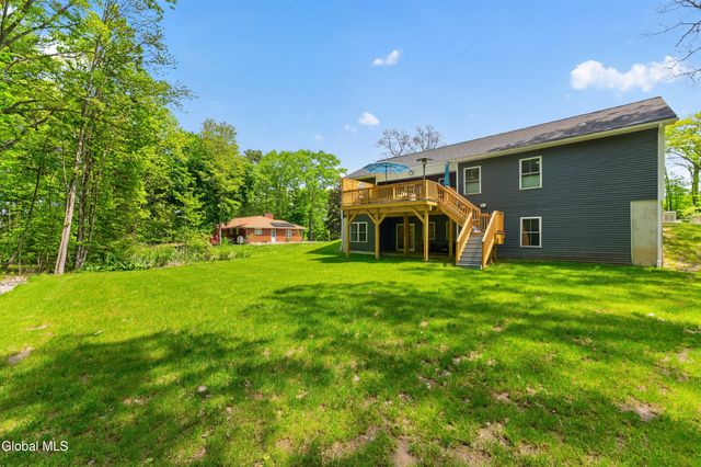 70 Smith Road, Halfmoon, NY 12065
