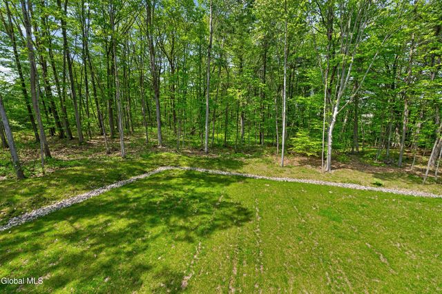 70 Smith Road, Halfmoon, NY 12065