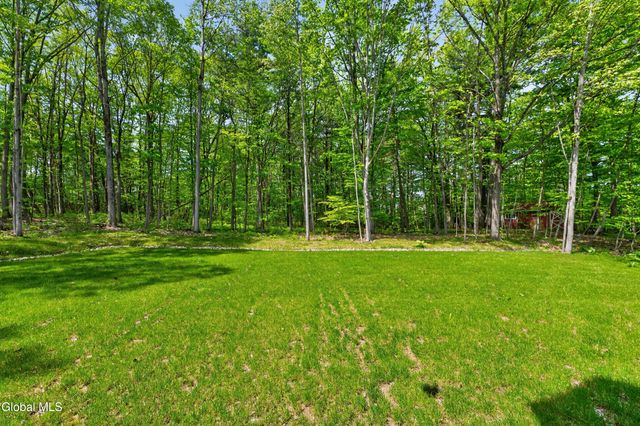 70 Smith Road, Halfmoon, NY 12065