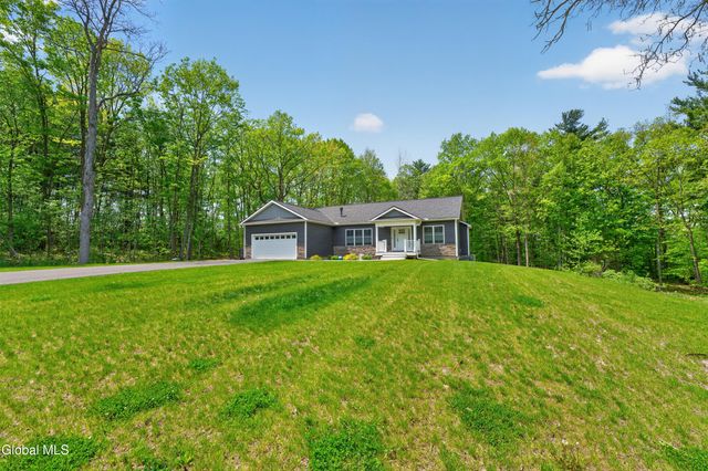 70 Smith Road, Halfmoon, NY 12065