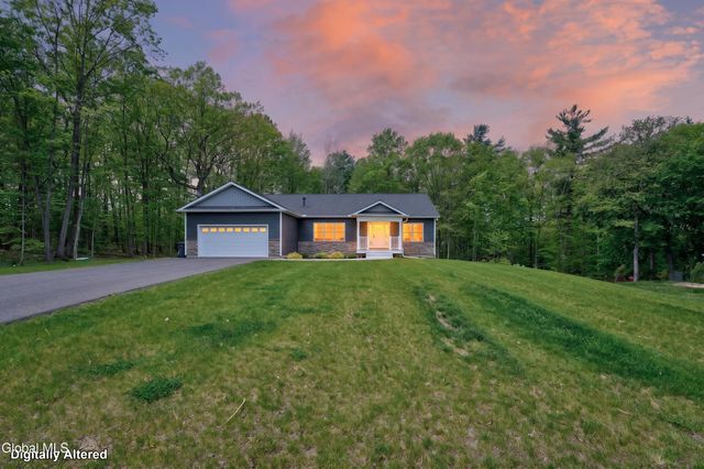 70 Smith Road, Halfmoon, NY 12065