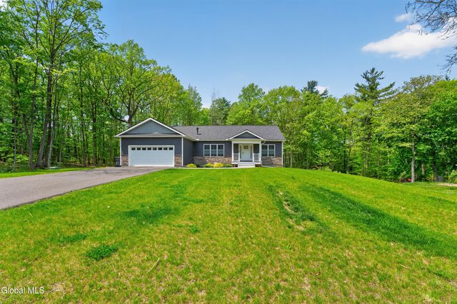 70 Smith Road, Halfmoon, NY 12065