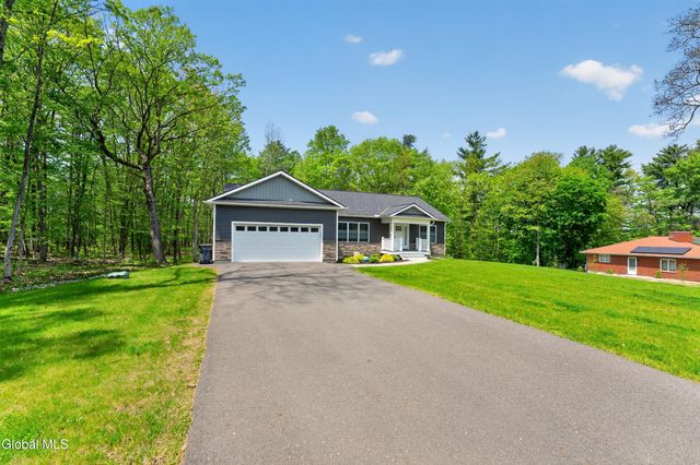 70 Smith Road, Halfmoon, NY 12065