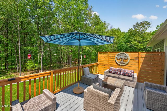 70 Smith Road, Halfmoon, NY 12065