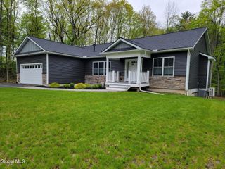 70 Smith Road, Halfmoon, NY 12065