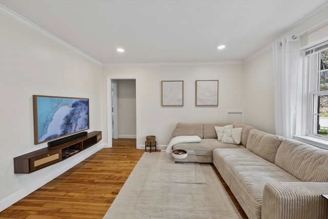 100 Boylston St 1, Newton, MA 02467