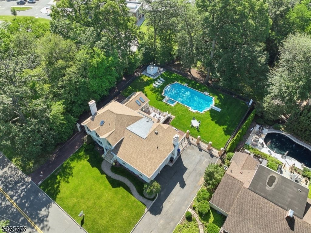 1503 Woodacres Dr, Mountainside Boro, NJ 07092