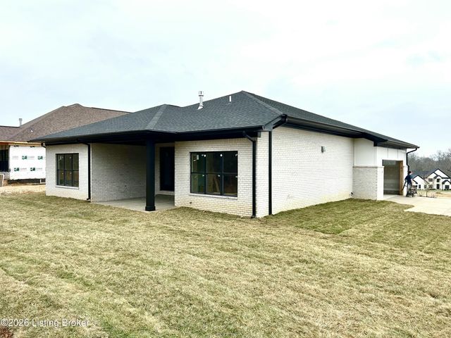 48 Thomas Farm Dr, Louisville, KY 40299