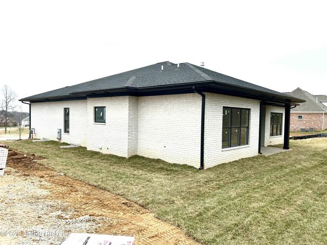 48 Thomas Farm Dr, Louisville, KY 40299