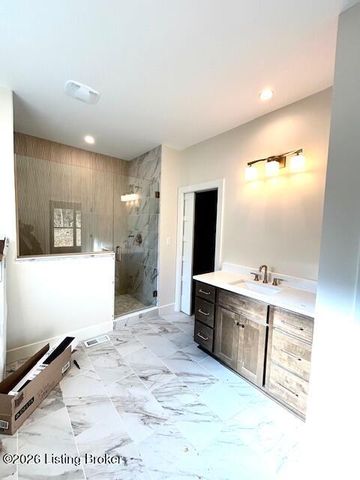 48 Thomas Farm Dr, Louisville, KY 40299