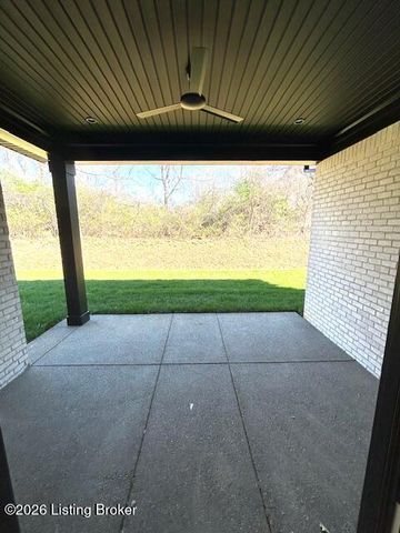 48 Thomas Farm Dr, Louisville, KY 40299