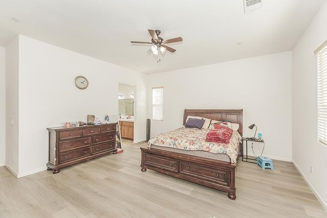 3765 N Pearwood Avenue, Fresno, CA 93727