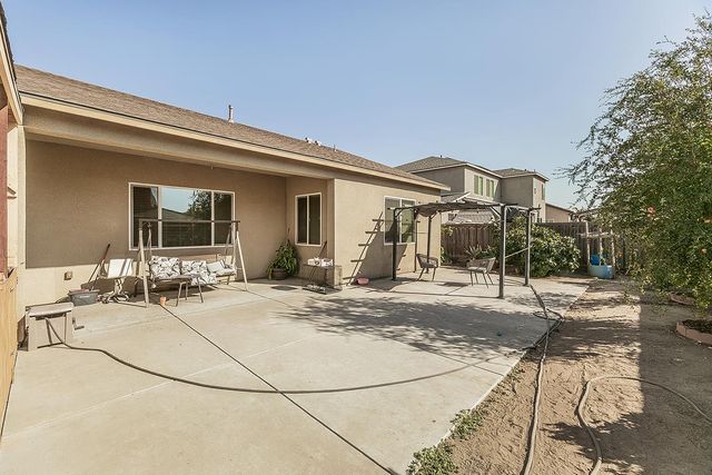 3765 N Pearwood Avenue, Fresno, CA 93727