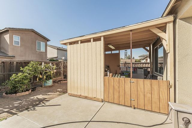 3765 N Pearwood Avenue, Fresno, CA 93727