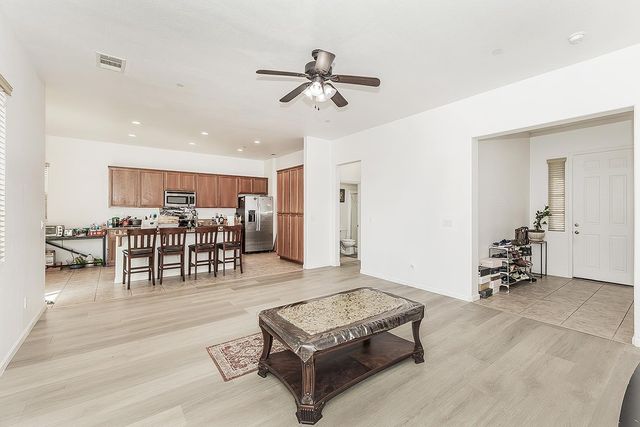 3765 N Pearwood Avenue, Fresno, CA 93727