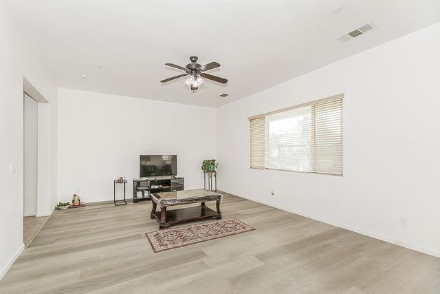 3765 N Pearwood Avenue, Fresno, CA 93727