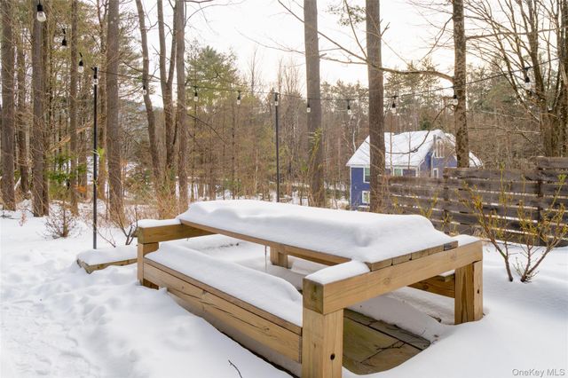 15 Lake View Drive, Woodstock, NY 12448