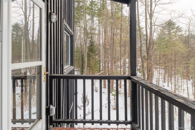 15 Lake View Drive, Woodstock, NY 12448